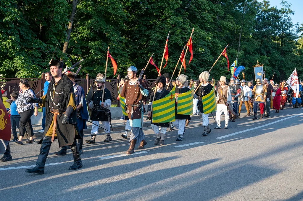 Vară fierbinte în evenimente cu public numeros în Neamț – photo 25