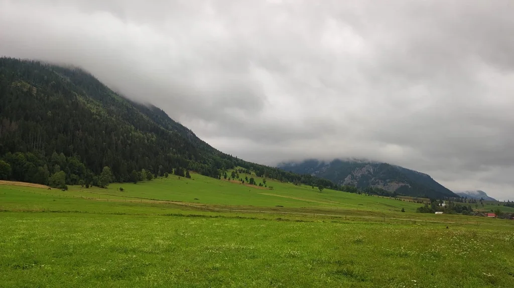 Discover the wonderful landscapes of Dămuc Commune! – photo 2