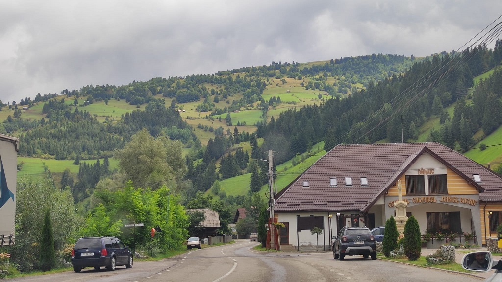 Discover the wonderful landscapes of Dămuc Commune! – photo 8