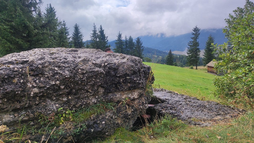 Discover the wonderful landscapes of Dămuc Commune! – photo 9