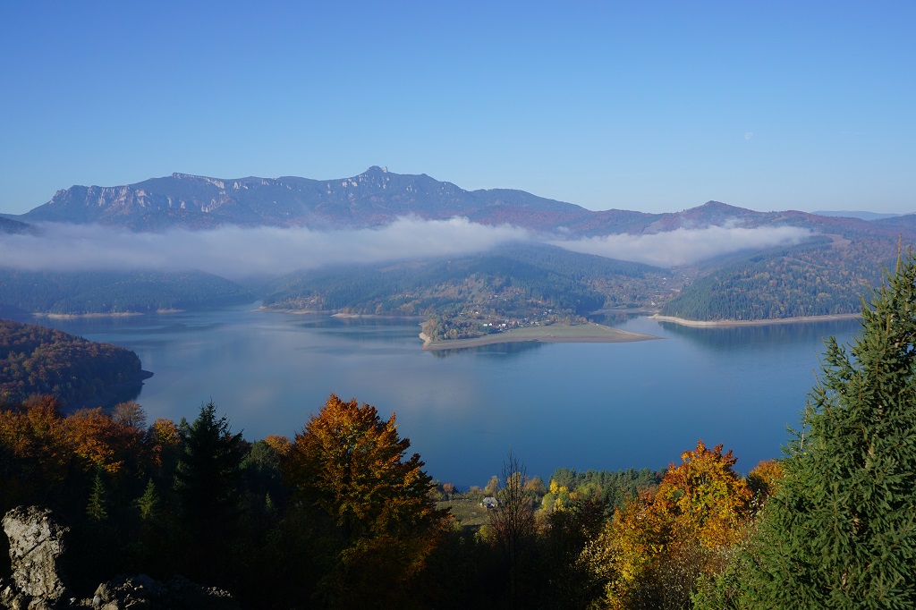 Neamțul, traversat de rute turistice, leagă între ele frumuseți și obiective – fotografia 33