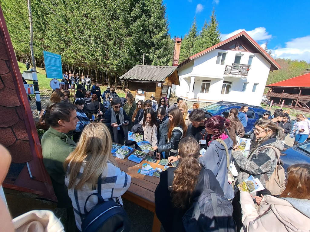 Promovarea Neamțului se face și în rândul tinerilor – fotografia 23