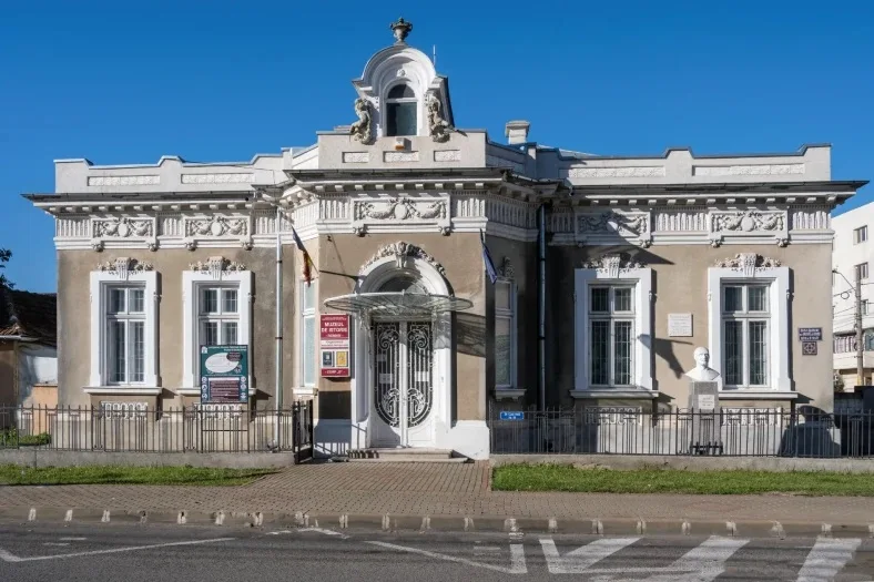 Muzeul de Istorie Roman- Casa Fălcoianu