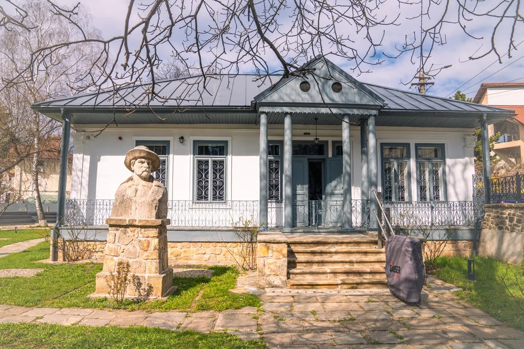 Pe urmele lui Calistrat Hogaș, „un prozator miraculos”