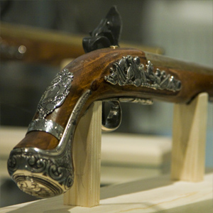 expozitie-de-arme-piatra-neamt-2011