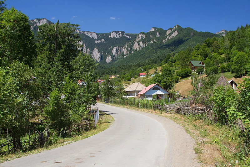 Cu bicicleta de la Izvorul Muntelui la Durau