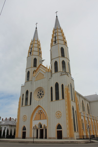 biserica catolica - adjudeni 1